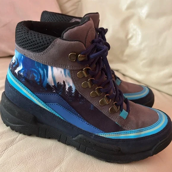 Inkkas, Women's 9 Men’s 7 Aurora Vegan Trekk Boot, Hiking, Artsy, Blue Outdoors - Picture 3 of 11